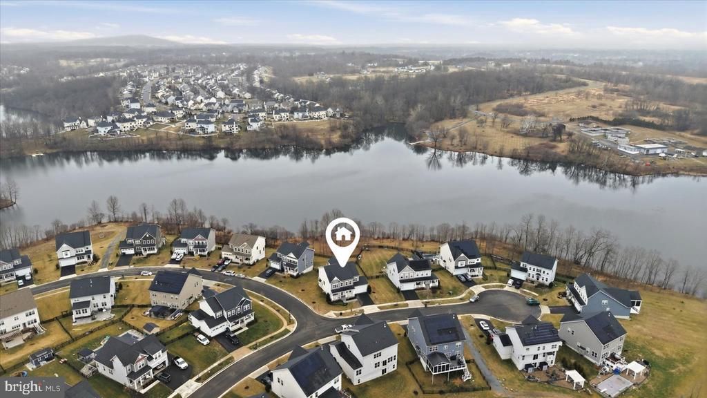 35898 Quantum Place, Round Hill, VA 20141 Main Photo