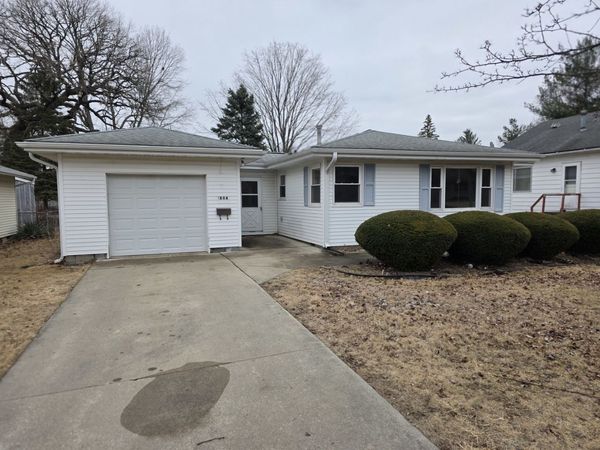 1804 Ave K , Sterling, IL 61081