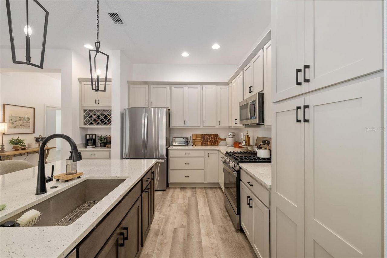 1661 Vanbeck Circle, The Villages, FL 34762 Photo