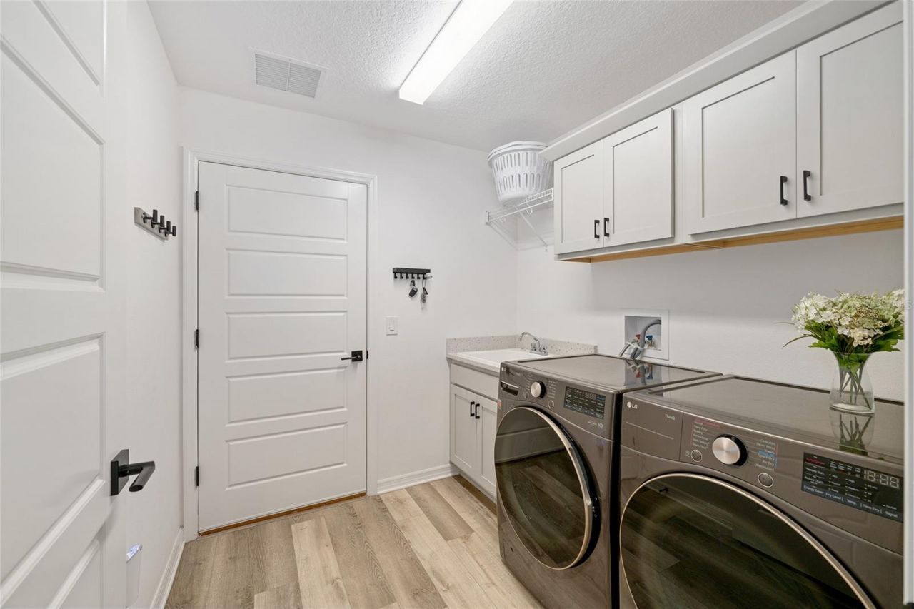 1661 Vanbeck Circle, The Villages, FL 34762 Photo