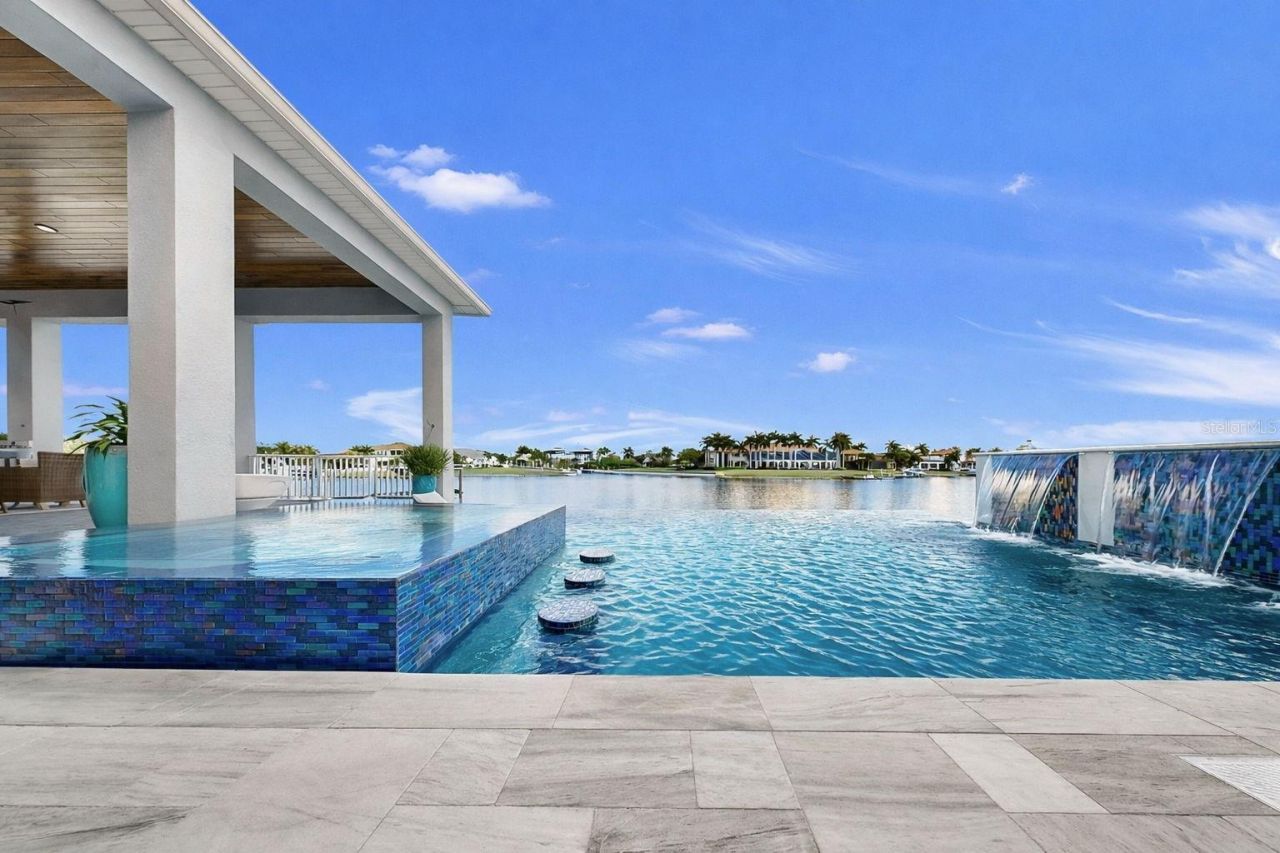 813 Manns Harbor Drive, Apollo Beach, FL 33572 Photo