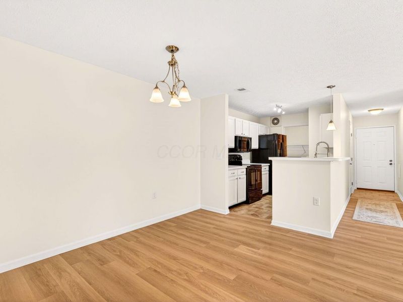 6789 Meadow Creek Drive, Unit 101, Columbus, OH 43235 Photo 19