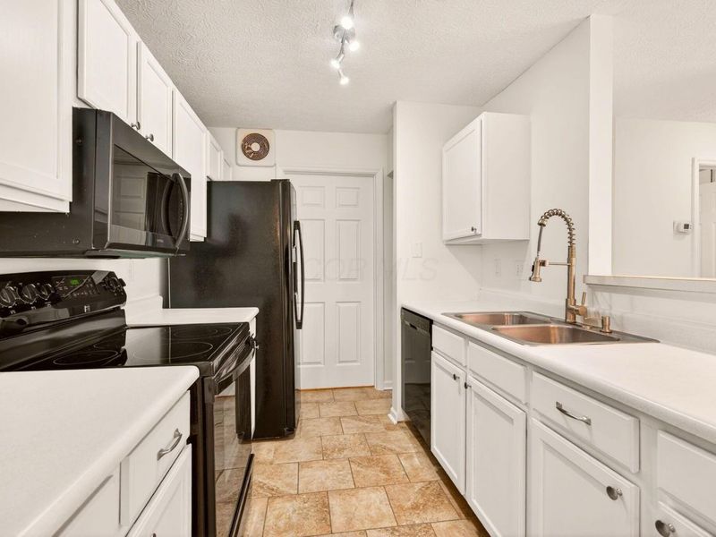 6789 Meadow Creek Drive, Unit 101, Columbus, OH 43235 Photo 22