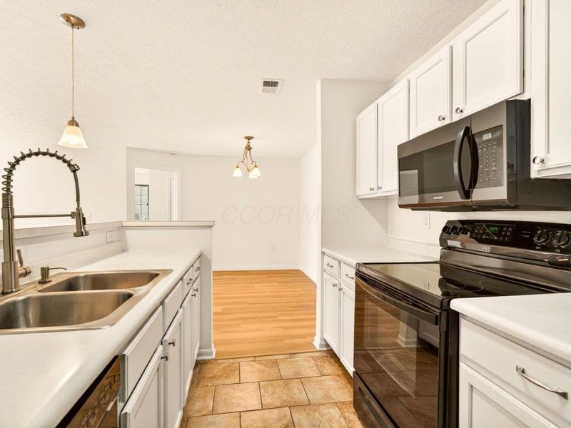 6789 Meadow Creek Drive, Unit 101, Columbus, OH 43235 Photo 23