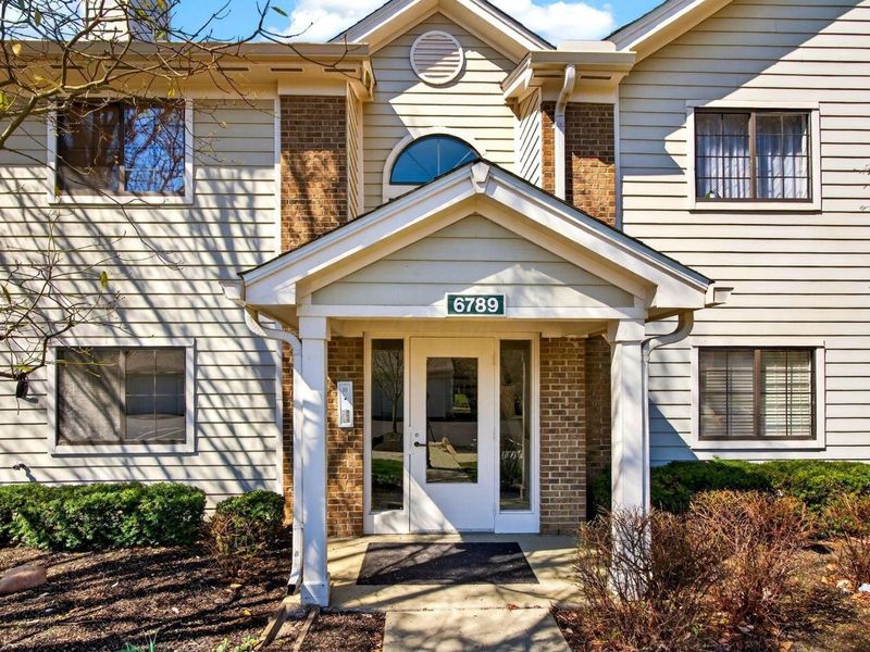 6789 Meadow Creek Drive, Unit 101, Columbus, OH 43235 Photo 3