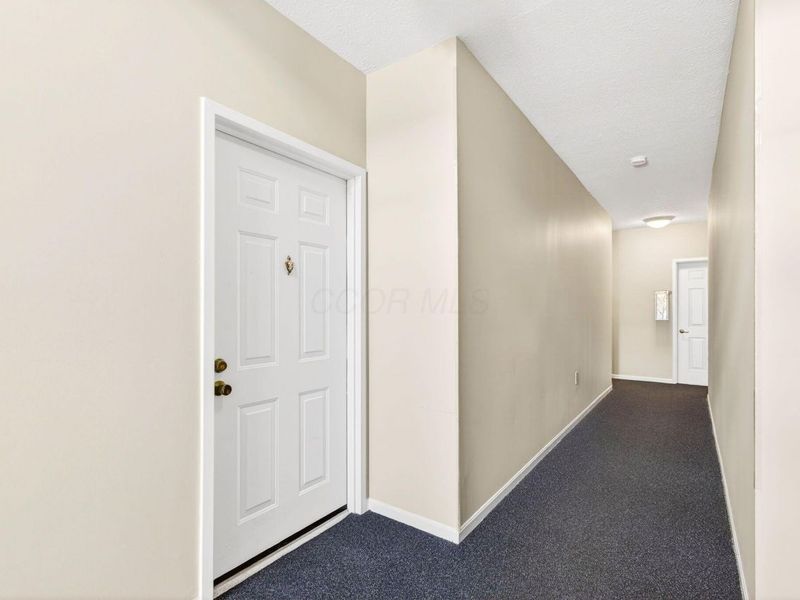6789 Meadow Creek Drive, Unit 101, Columbus, OH 43235 Photo 9