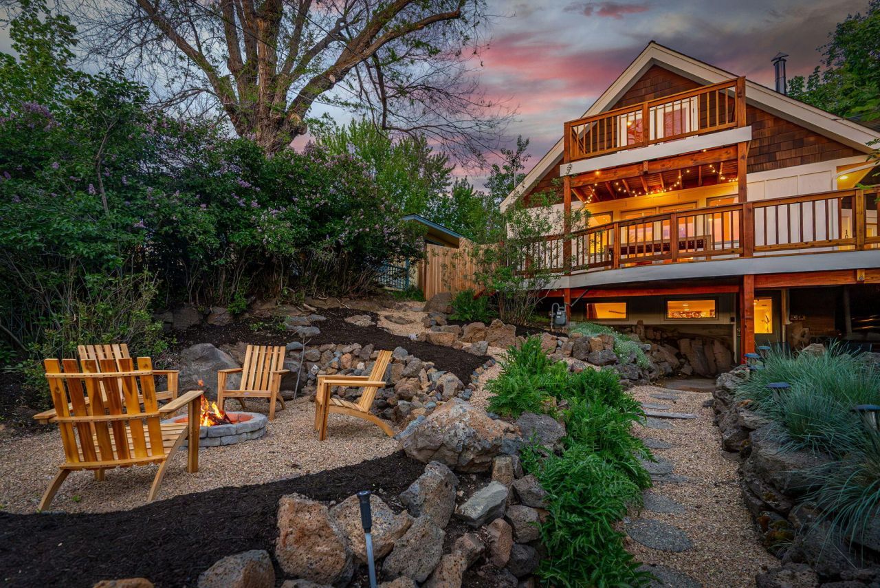 104 NW Congress Street, Bend, OR 97703 Main Photo