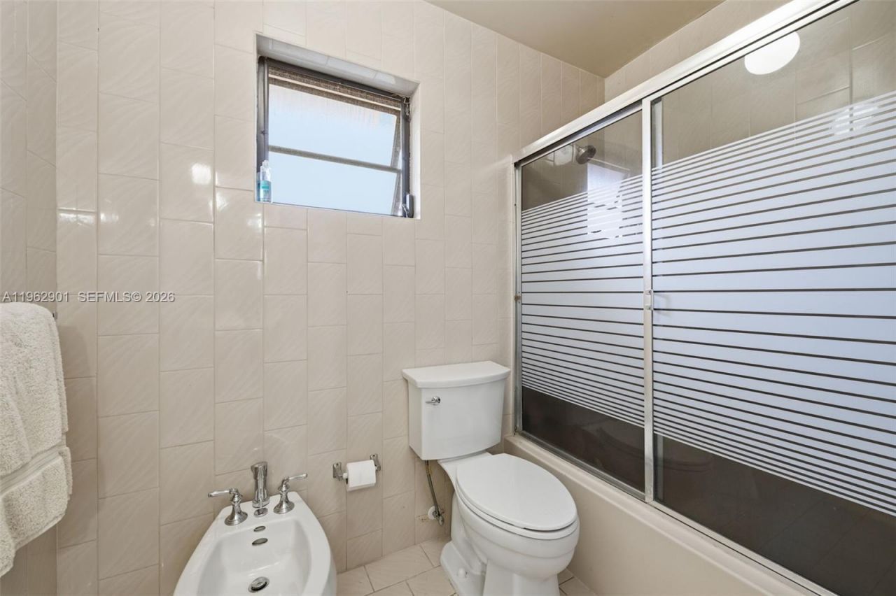 9208 Emerson Ave , Surfside, FL 33154 Photo