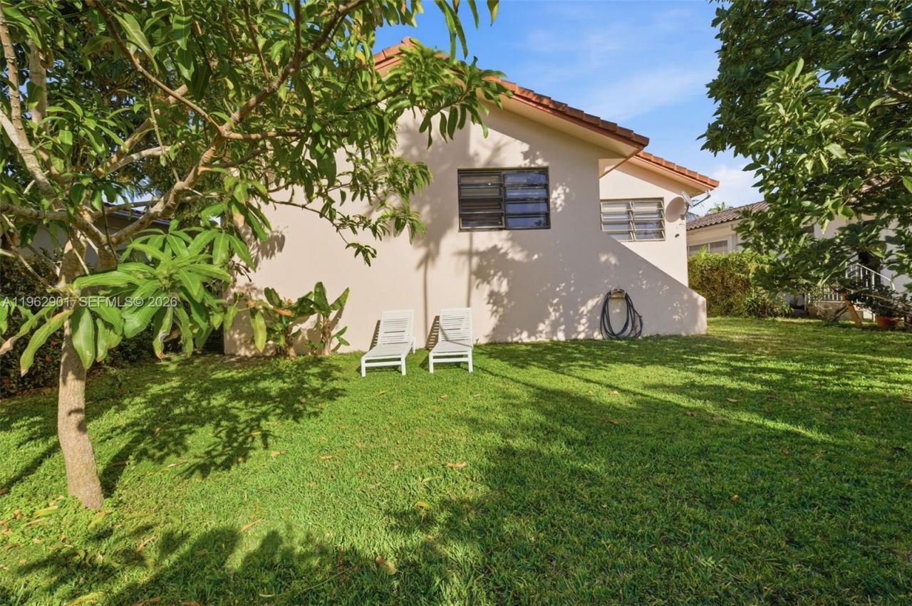 9208 Emerson Ave , Surfside, FL 33154 Photo