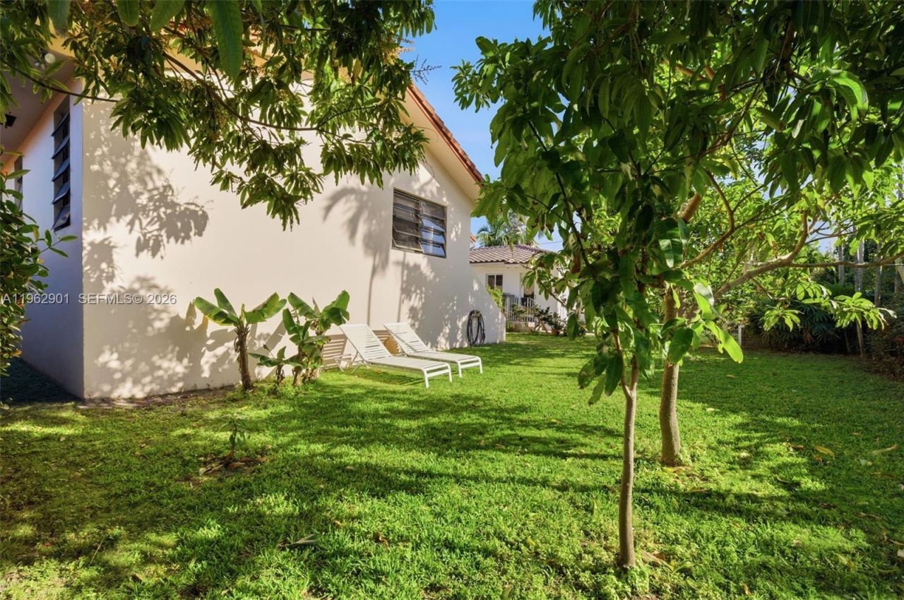 9208 Emerson Ave , Surfside, FL 33154 Photo