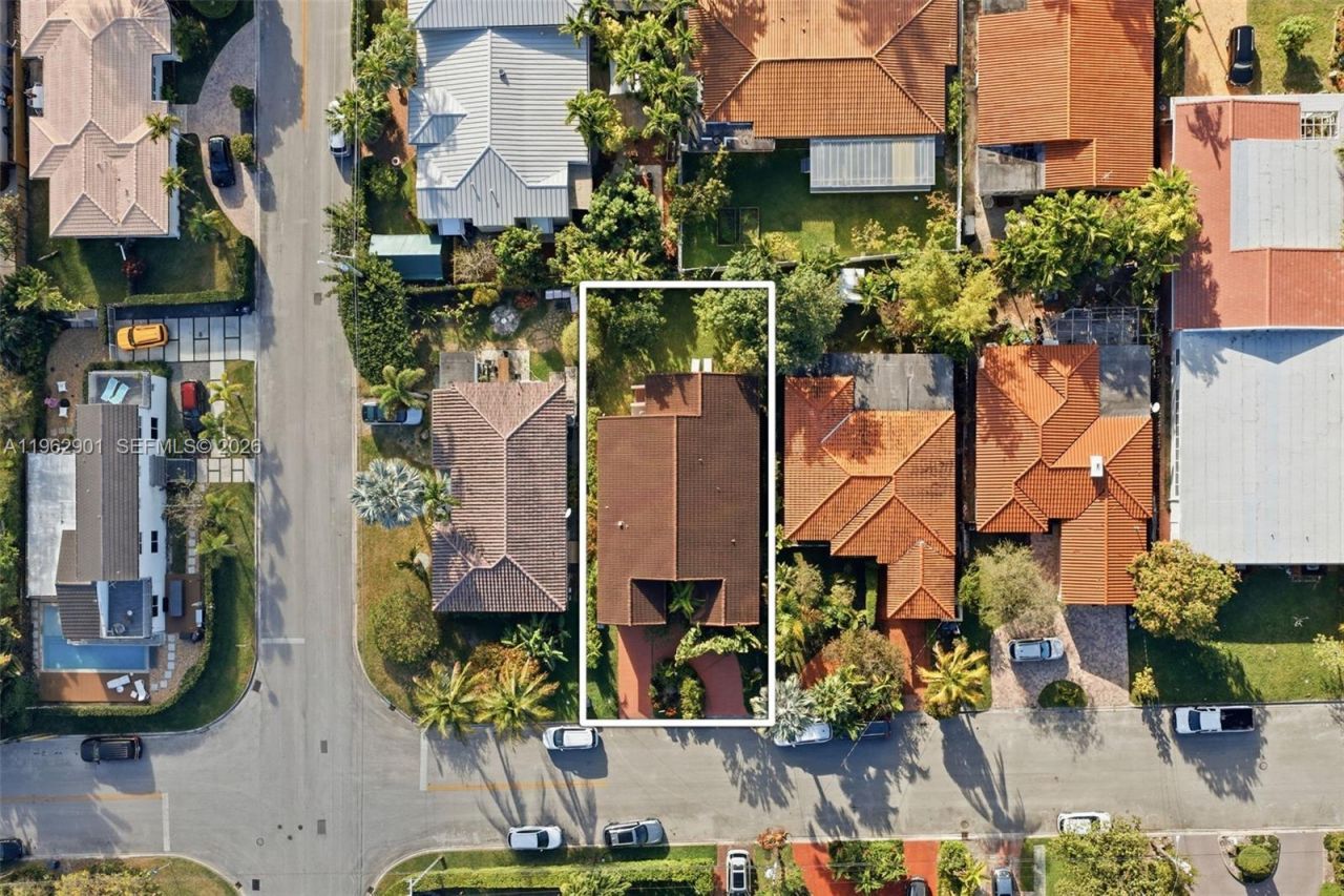 9208 Emerson Ave , Surfside, FL 33154 Photo