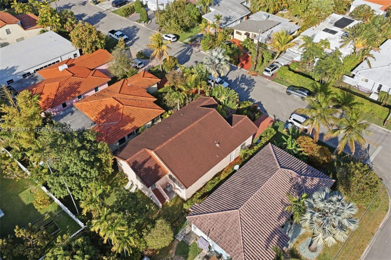 9208 Emerson Ave , Surfside, FL 33154 Photo