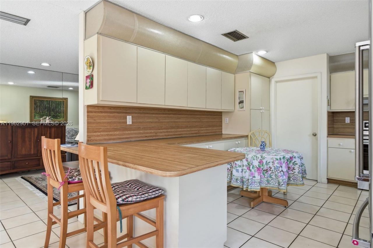 9208 Emerson Ave , Surfside, FL 33154 Photo