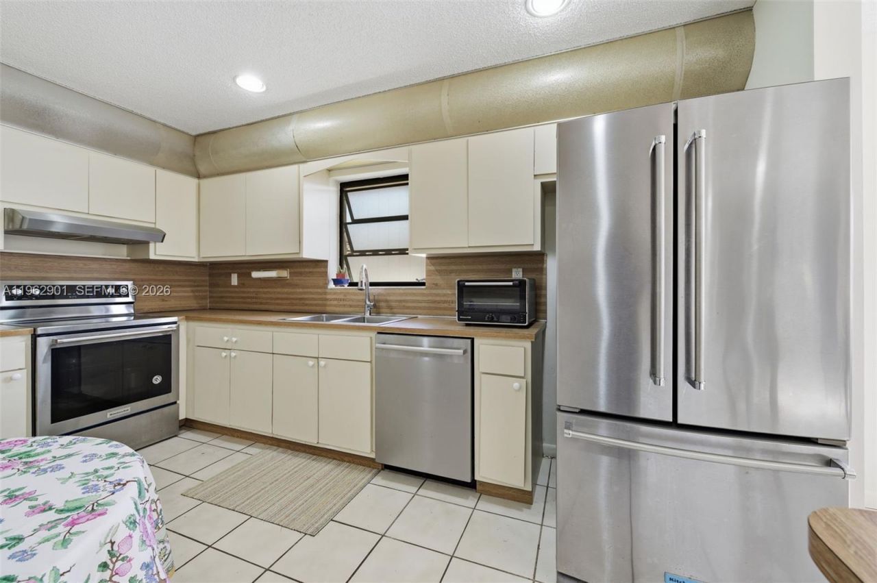 9208 Emerson Ave , Surfside, FL 33154 Photo