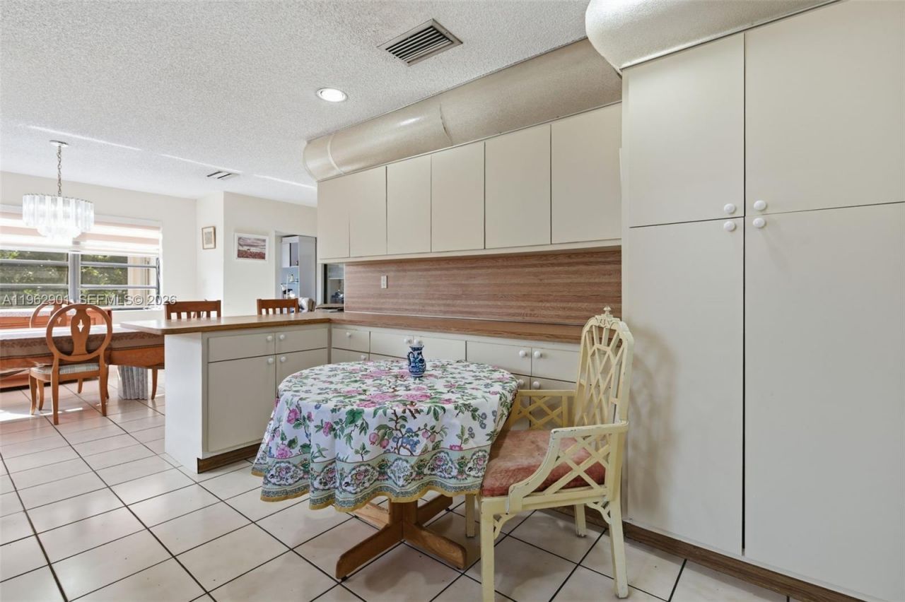 9208 Emerson Ave , Surfside, FL 33154 Photo