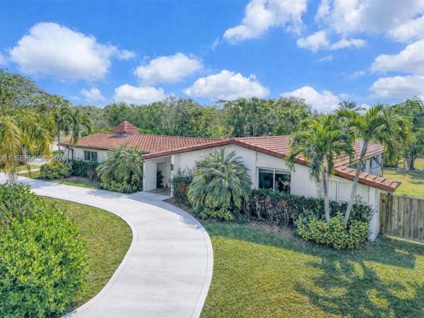 7700 SW 139th Ter, Palmetto Bay, FL 33158