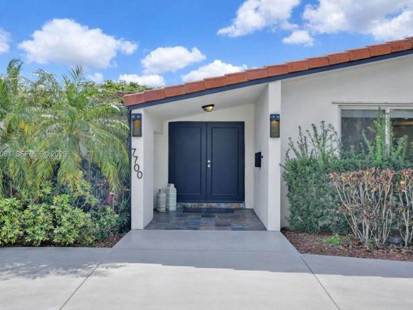 7700 SW 139th Ter, Palmetto Bay, FL 33158
