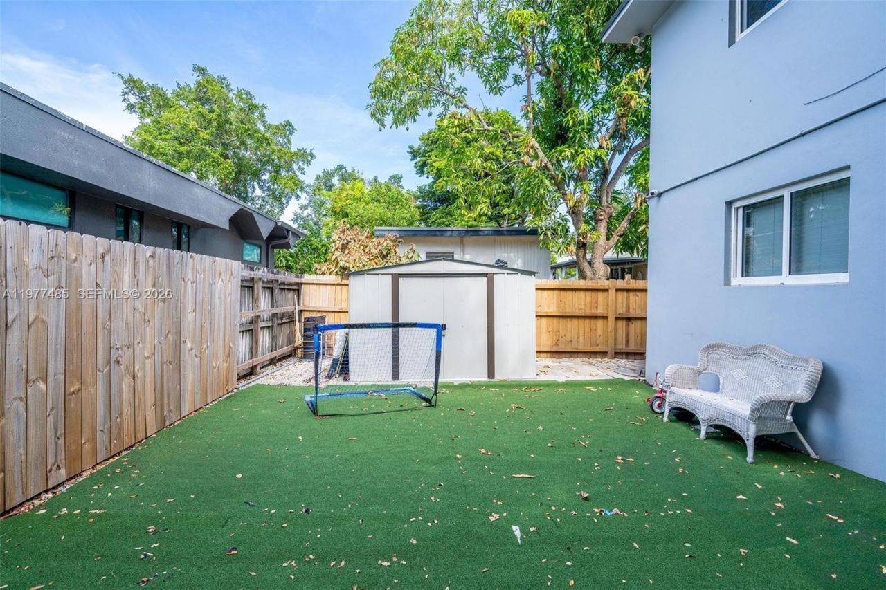 661 NE 61st St , Miami, FL 33137 Photo