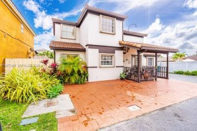 12696 NW 10th Ln, Miami, FL 33182 Photo