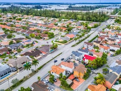 12696 NW 10th Ln, Miami, FL 33182 Photo