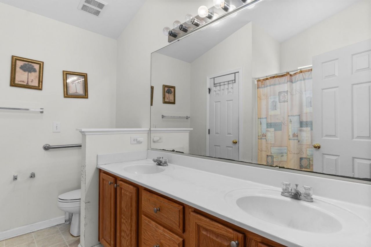 146 Seville Dr. Photo 18