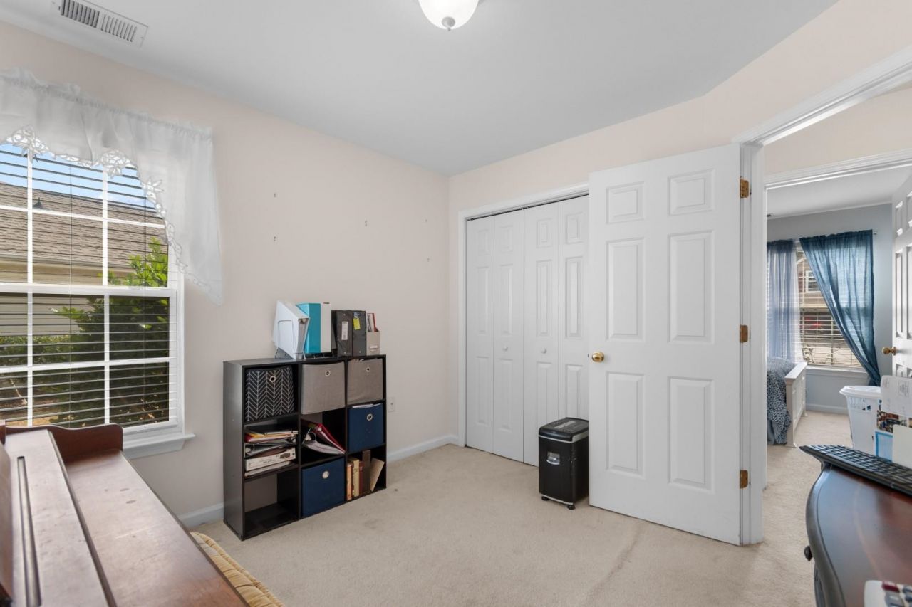 146 Seville Dr. Photo 21