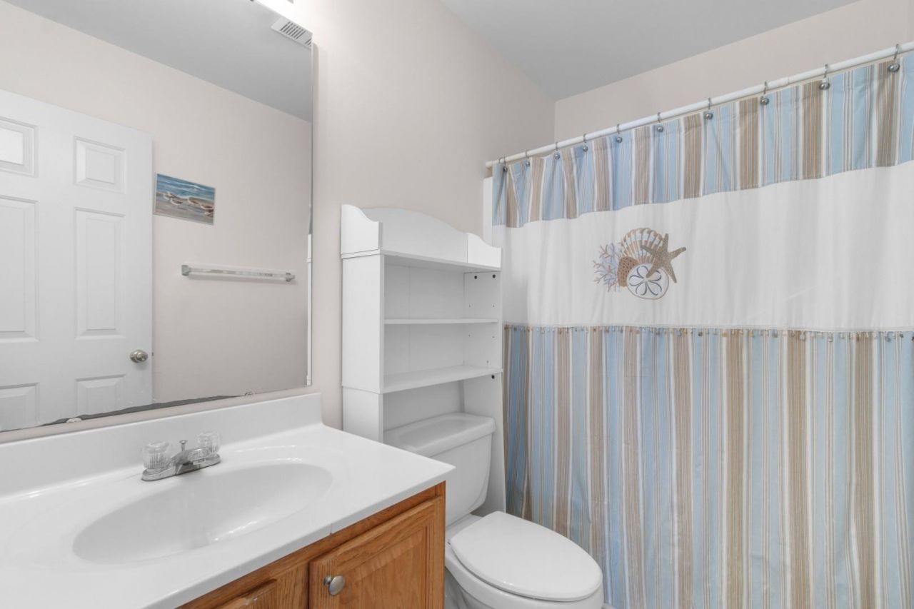 146 Seville Dr. Photo 22