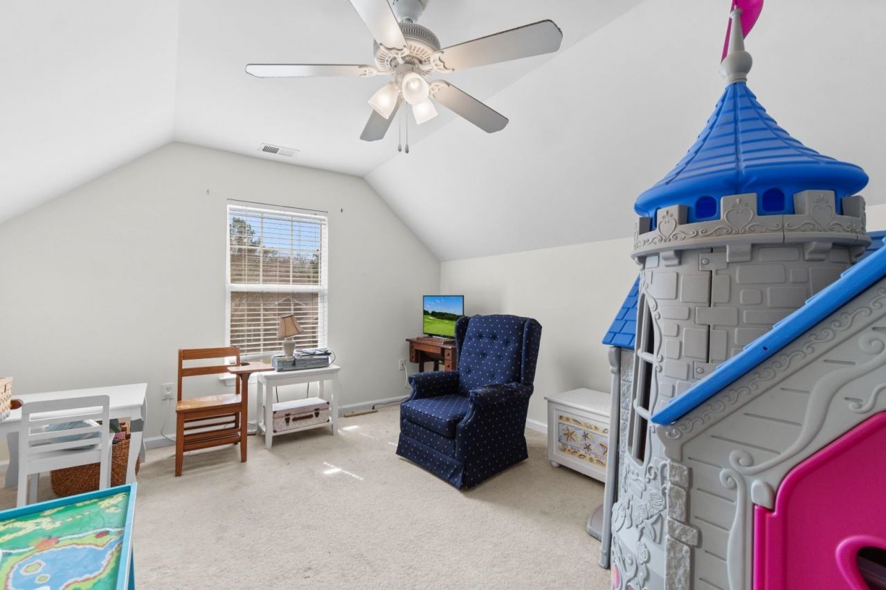 146 Seville Dr. Photo 26