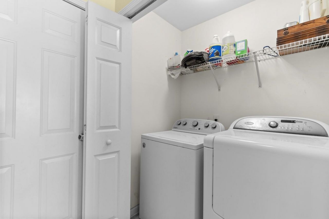 146 Seville Dr. Photo 28