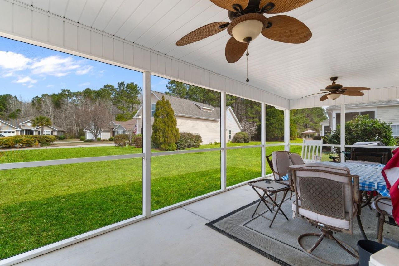 146 Seville Dr. Photo 29