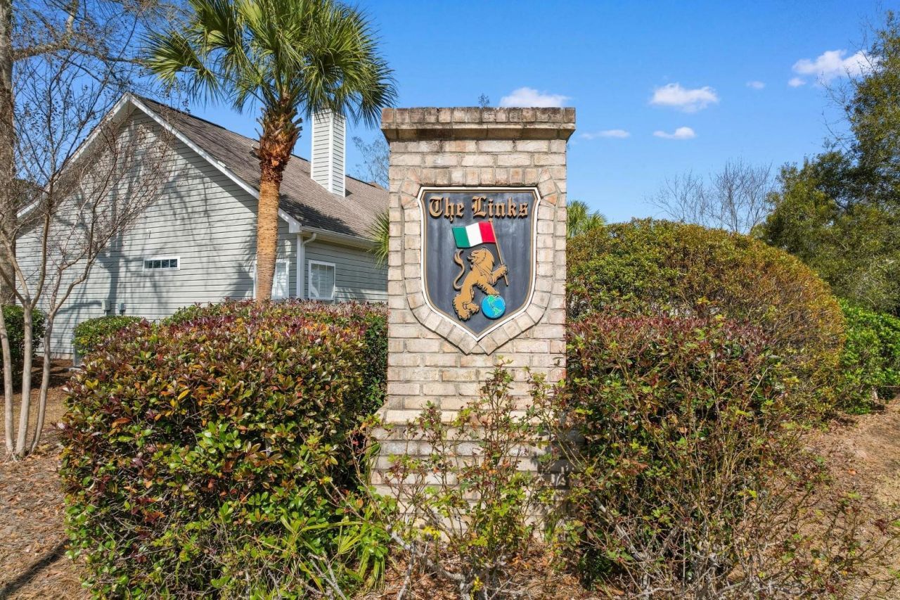 146 Seville Dr. Photo 36