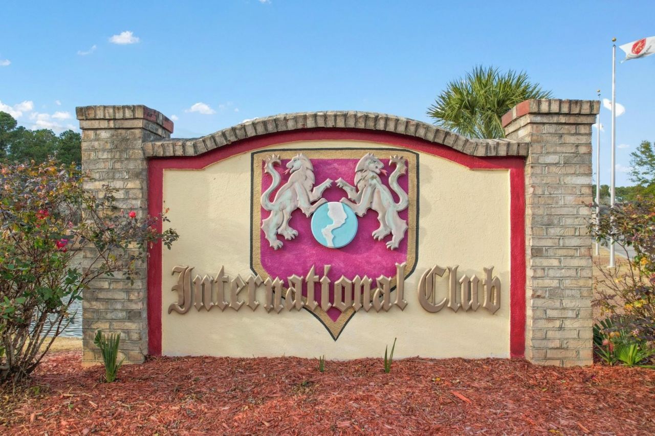 146 Seville Dr. Photo 40