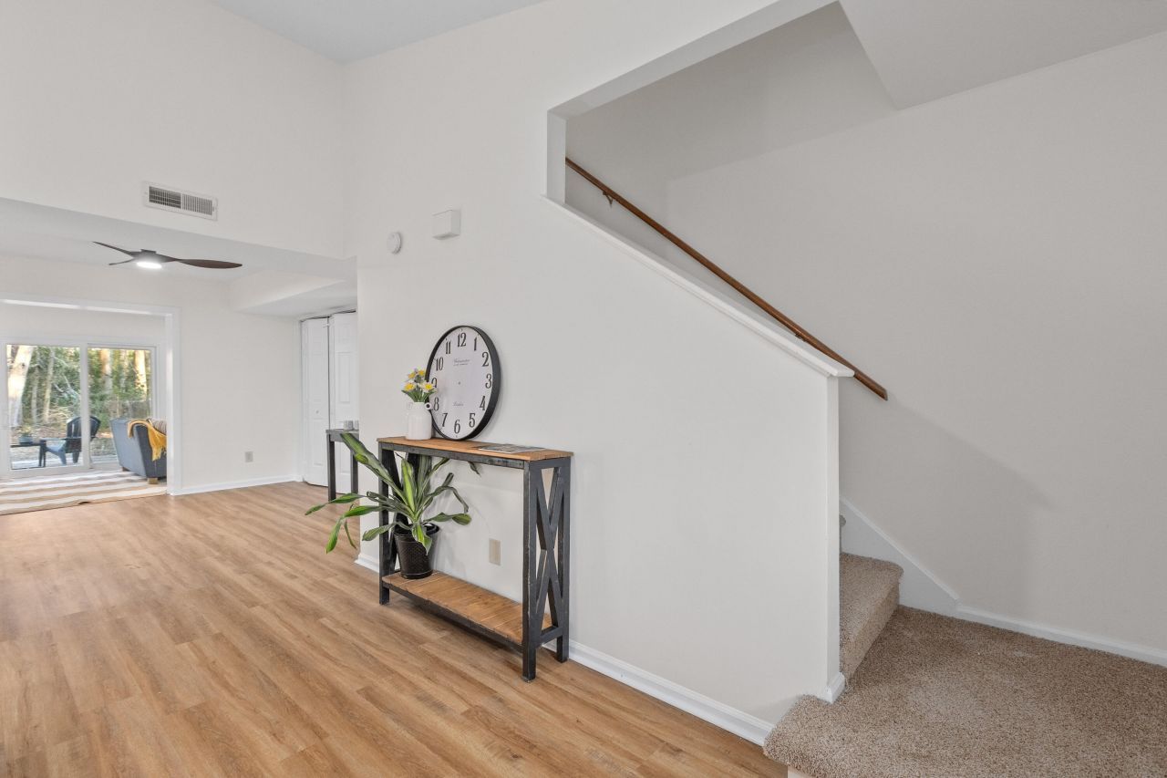 115 Broken Trail Photo 11