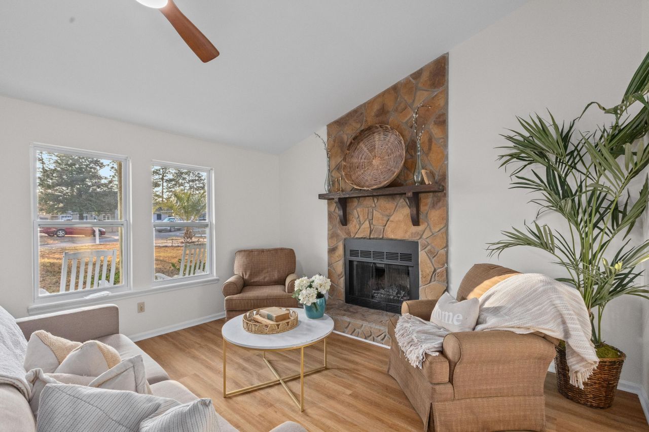 115 Broken Trail Photo 13