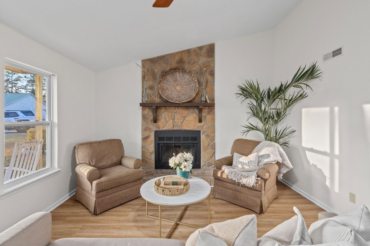 115 Broken Trail Photo 14