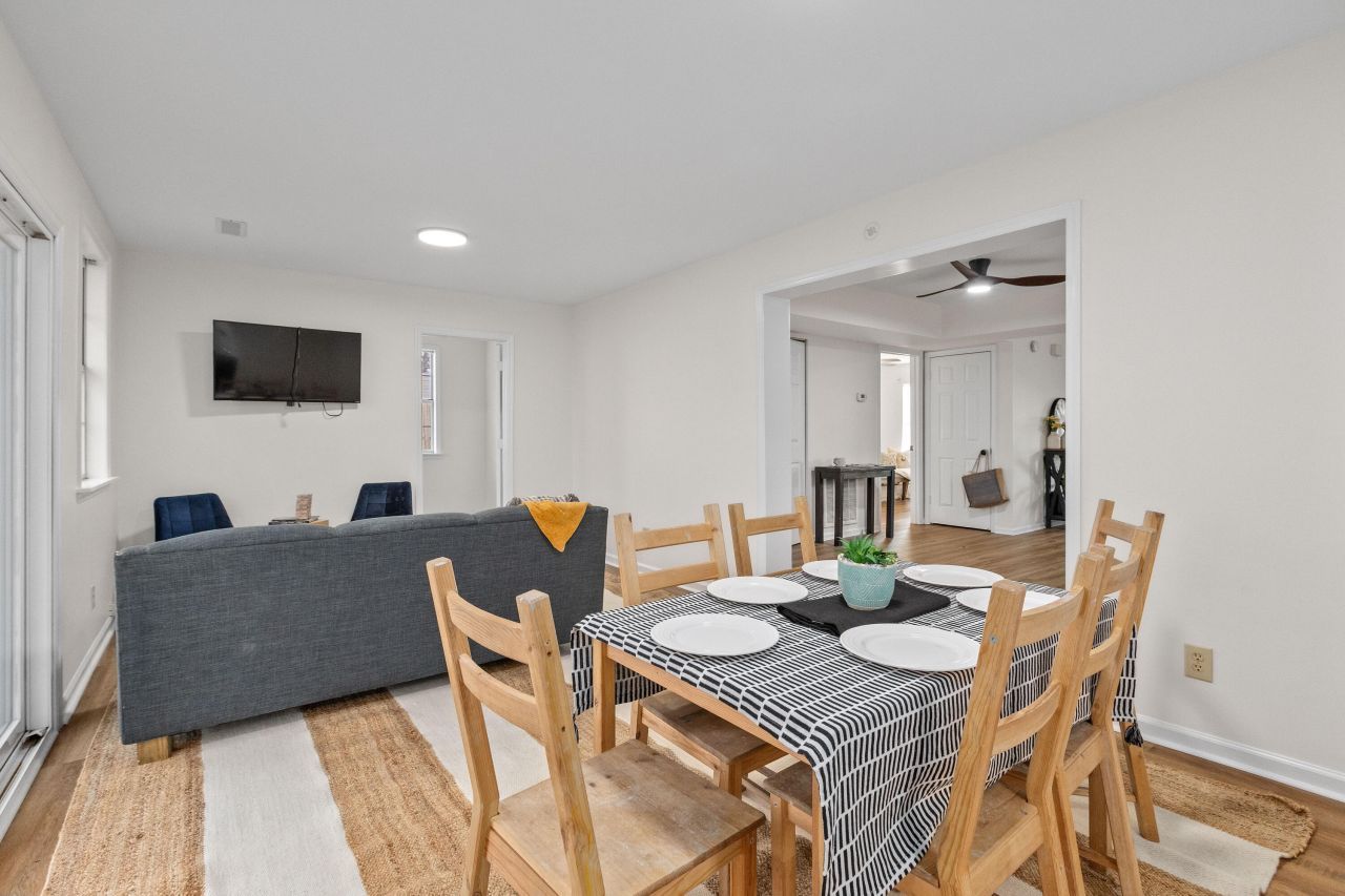 115 Broken Trail Photo 22