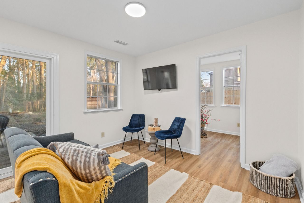 115 Broken Trail Photo 24