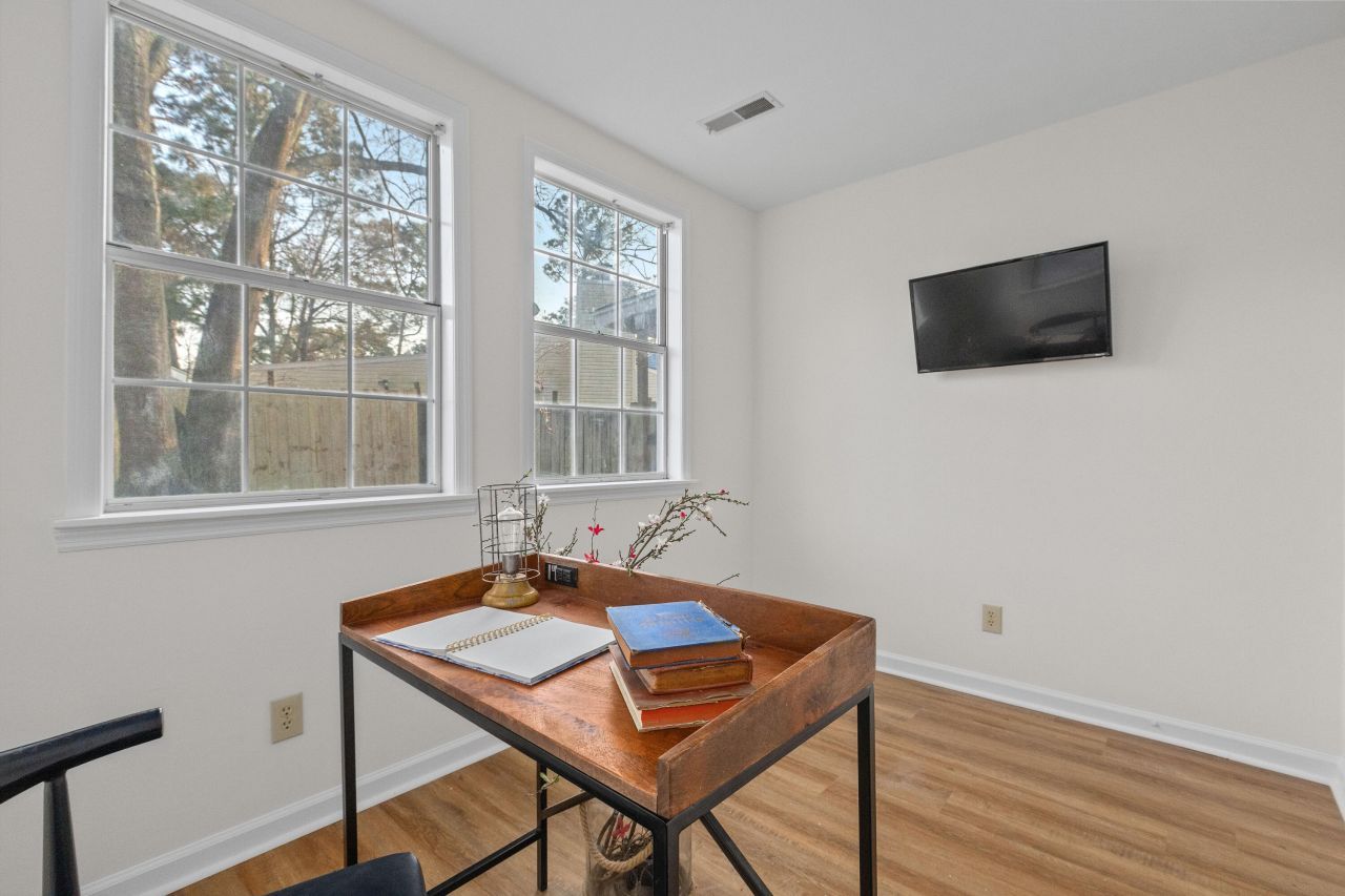 115 Broken Trail Photo 27