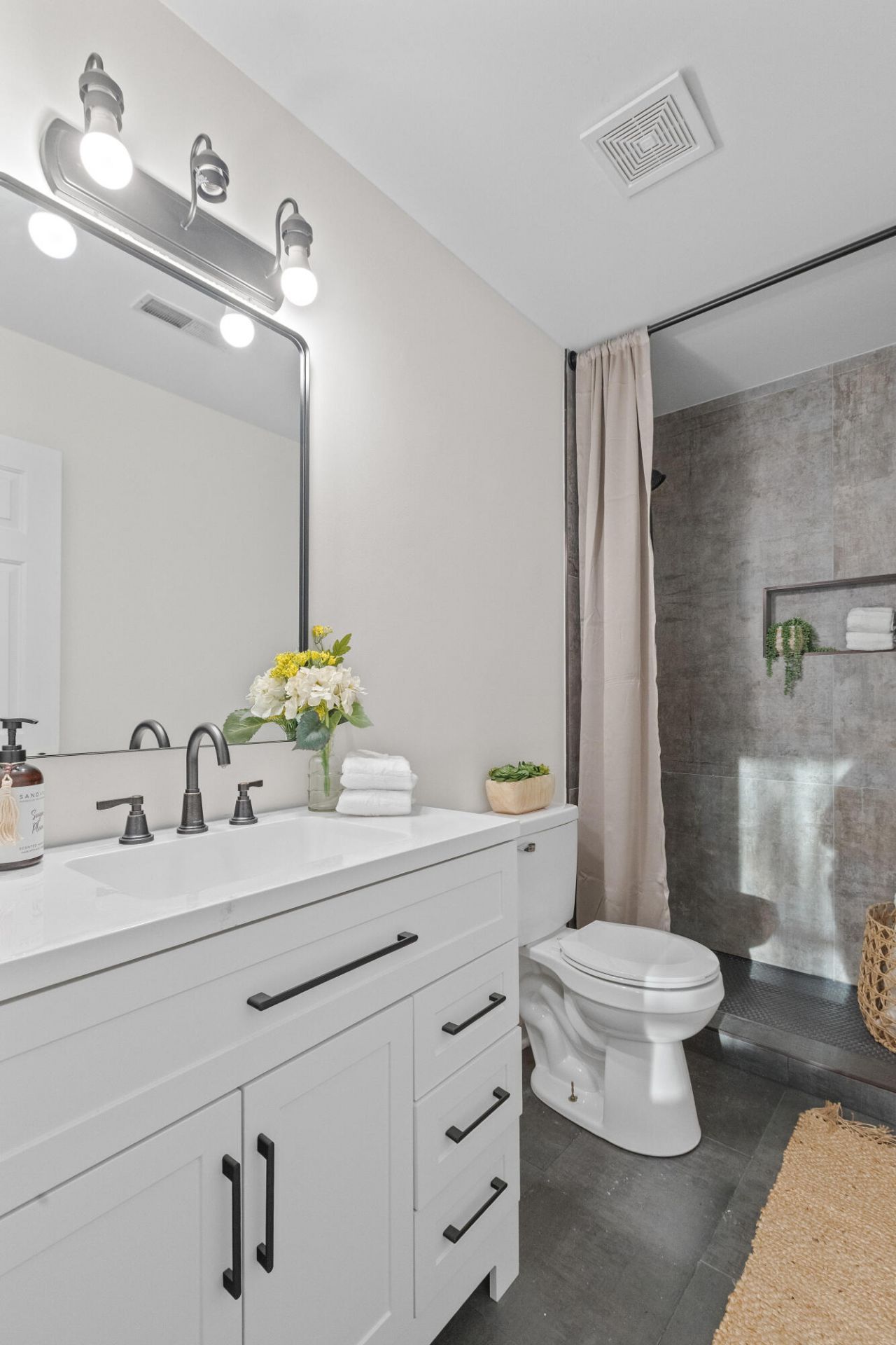 115 Broken Trail Photo 35