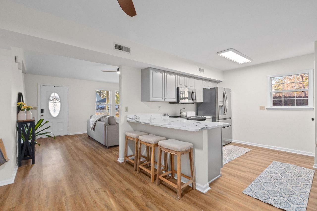 115 Broken Trail Photo 4