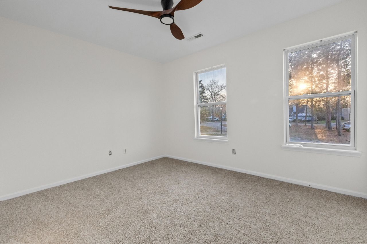 115 Broken Trail Photo 40