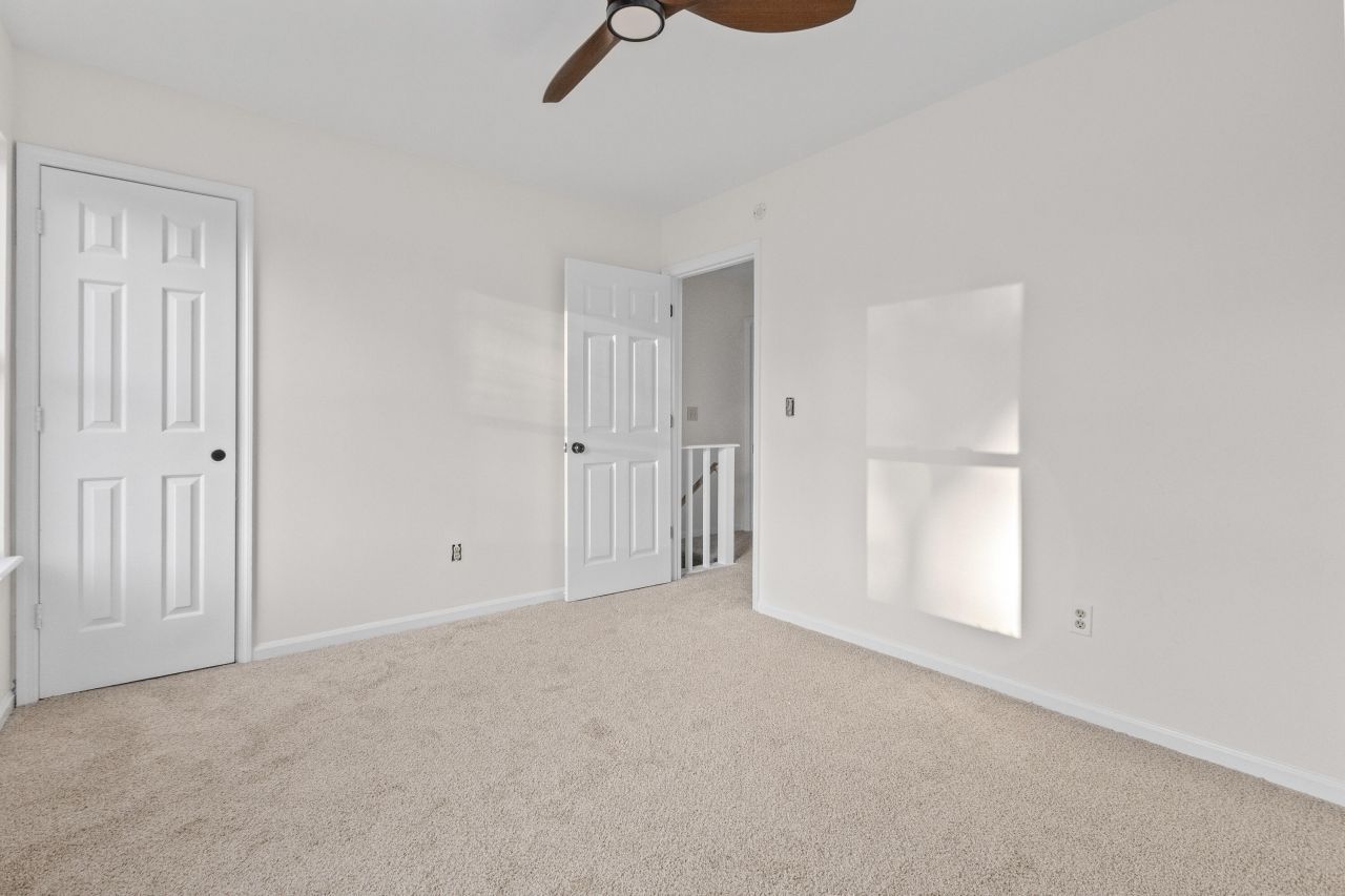 115 Broken Trail Photo 42