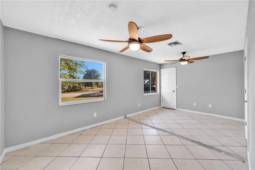 1391 Sourwood Ct, North Fort Myers, FL 33917 Photo