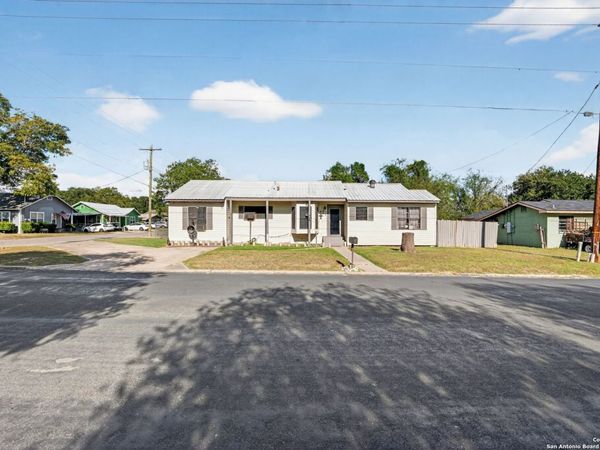 808 N Adams, Beeville, TX 78102