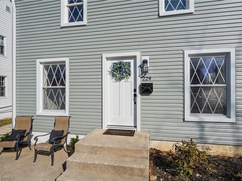 229 Hayes Avenue, Cuyahoga Falls, OH 44221 Photo 2