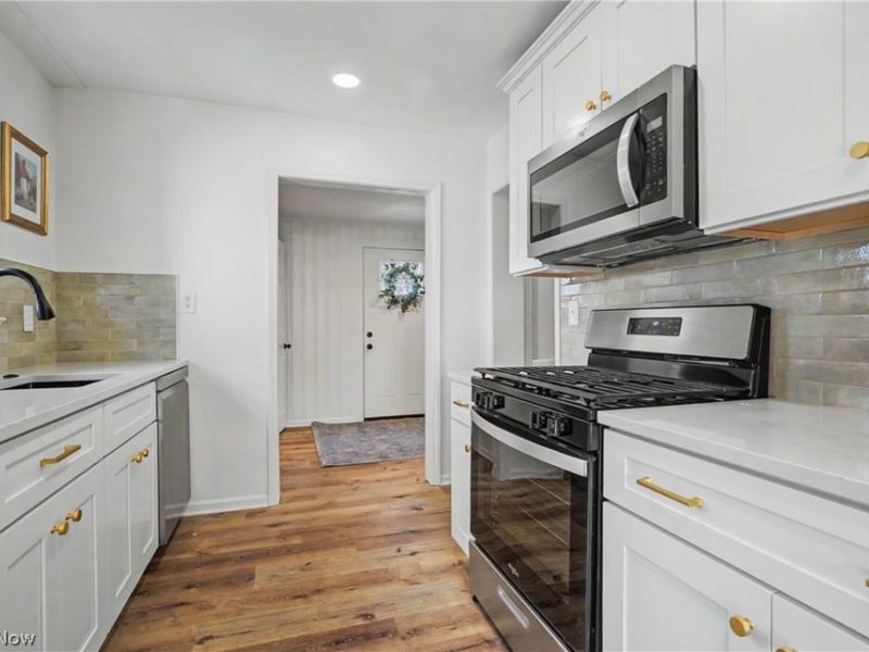 229 Hayes Avenue, Cuyahoga Falls, OH 44221 Photo 3