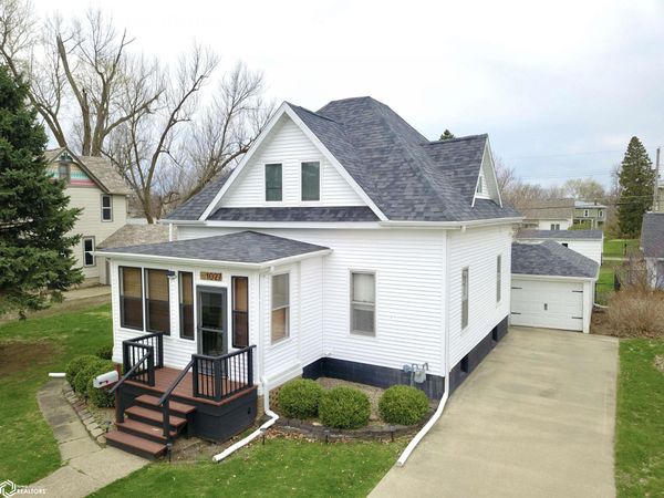 1027 Summer Street, Grinnell, IA 50112