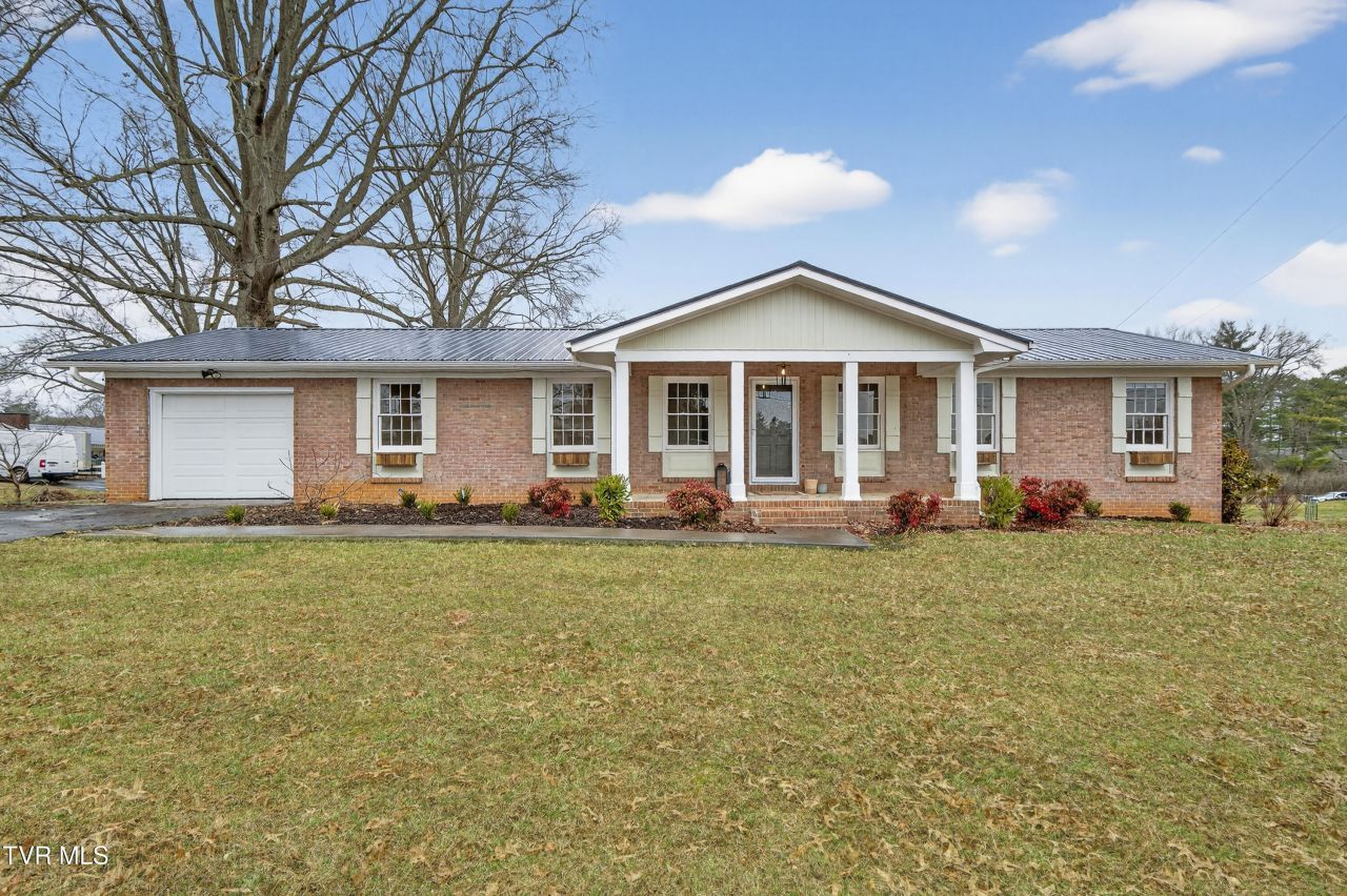 867 Northeast Wayne Avenue, Abingdon, VA 24210 Main Photo