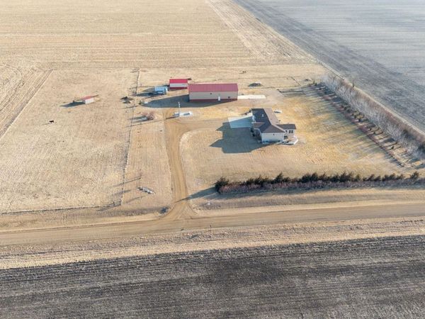 44453 262nd St, Canistota, SD 57012
