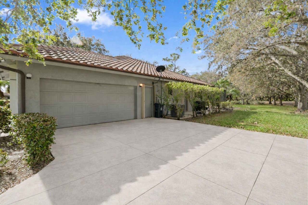 9425 Dundee Drive, Lake Worth, FL 33467 Photo